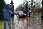 Den Haag 31 januari 2004
Koningin Beatrix vertrekt bij Huis ten Bosch op haar verjaardag.