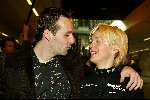 Schiphol 27 januari 2004
Aankomst op Schiphol van Marianne Timmer . Marianne samen met Henk Timmer kussend.