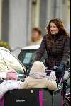 Amsterdam 18 januari 2004
Mariska Hulscher met kinderen in bakfiets