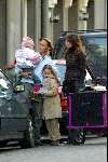 Amsterdam 18 januari 2004
Mariska Hulscher met kinderen in bakfiets en met ex man.