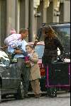 Amsterdam 18 januari 2004
Mariska Hulscher met kinderen in bakfiets en met ex man.