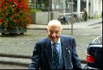 Amsterdam 2 juli 2003
Drs. Norbert Schmelzer bij amstel hotel ivm boek hillary clinton
Geboren 22 Maart 1921