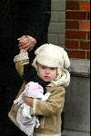 Amsterdam 15 januari 2004
Prinses Annette en prinses Isabella v Vollenhoven na bezoek aan dokter.