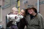Amsterdam 7 januari 2004
Tatum Dagelet met Toy Travis en een kennis op Cornelus Schuytstraat.