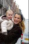 Amsterdam 7 januari 2004
Tatum Dagelet met Toy Travis en een kennis op Cornelus Schuytstraat.
