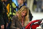 Amsterdam 2 januari 2003
Wendy v Dijk met haar zoontje Sem en een vriendin op Schiphol.