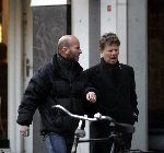 Amsterdam 21 januari 2005
Boris Dietrich   gapend met vriend