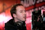 Hilversum 6 januari 2005
Aktie  555 voor azie in studio 22.
Edwin Evers