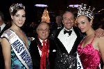 Amsterdam 9 december 2004
Miljonairs fair in de Rai Amsterdam.
Tim Coronel en Joop Braakhekke met miss Nederland