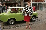 Amsterdam 23 januari 2005
Premiere van Lepel in Tuschinski.
  Loes Luca met Trabant