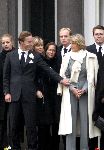 Soestdijk 5 december 2004
Prins Bernhard wordt vanaf  Paleis Soestdijk naar paleis Noordeinde gebracht Prins Jaime Prinses met zijn moeder Prinses Irene