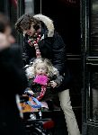 msterdam 9 januari 2005
Prinses Marilene winkelen in de uitverkoop op pc hooftstrat samen met Anna.