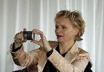 Amsterdam 2 december 2004
Trouwen Huub Stapel in het Olympisch stadion.
Renee Soutendijk met digitale camera