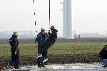 Biddinghuizen 16 januari 2006
Edwin Smulders en Klaas Wilting abseilen van windmolen van 70 meter hoog.