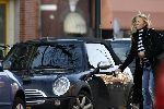 Amsterdam 13 januari 2006
Angela Kluivert met mini cooper cabrio winkelend
