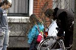 Amsterdam 14 januari 2006
Daphne Bunskoek is haar huis aan het verbouwen.
Wessel v Diepen en India komen op bezoek