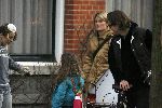 Amsterdam 14 januari 2006
Daphne Bunskoek is haar huis aan het verbouwen.
Wessel v Diepen en India komen op bezoek