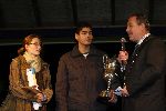 Alphen 19 januari 2006
Huldiging Jelle Klaasen nadat hij de lake side darts heet gewonnen.  Jelle met zijn vriendin en de burgemeester van Alphen
