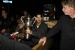 Alphen 19 januari 2006
Huldiging Jelle Klaasen nadat hij de lake side darts heet gewonnen.  Jelle met zijn stiefvader