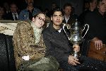 Alphen 19 januari 2006
Huldiging Jelle Klaasen en zijn vriendin nadat hij de lake side darts heet gewonnen. vader Jelle op de achtergrond