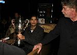Alphen 19 januari 2006
Huldiging Jelle Klaasen nadat hij de lake side darts heet gewonnen.  Jelle met zijn stiefvader
