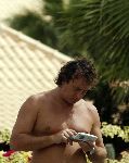 Curacao 5 januari 2006
Marco Borsato met gsm op vakantie op curacao