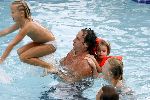 Curacao 6 januari 2006
Marco Borsato met Leontien Jada Senna en Luca op vakantie op curacao.