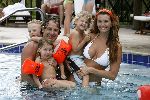 Curacao 6 januari 2006
Marco Borsato met Leontien Jada Senna en Luca op vakantie op curacao.