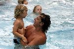 Curacao 6 januari 2006
Marco Borsato met Leontien Jada Senna en Luca op vakantie op curacao.