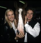 Alkmaar 22 Oktober 1995, Opening stallen van Henny Huisman
Marco Borsato met zijn vriendin Denise Boekhof bij hun geliefde hobby, het paard