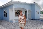 Curacao 7 januari 2006
Marianne Weber bij haar huis op Curacao