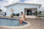Curacao 7 januari 2006
Marianne Weber bij haar huis op Curacao