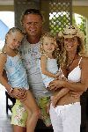 Curacao 6 januari 2006
Wino Omtzigt Sylvana Borsato en Romy en Jacky op vakantie op curacao