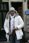 Amsterdam 10 januari 2006
Winston Gerschtanowitz  boodschappen doen op Cornelis schuytstraat