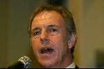Sittard 15 januari 2003
Presentatie beeld Toon Hermans.
Jos Brink