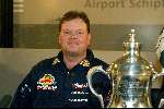 Schiphol 13 januari 2003
Raymond v Barneveld met zijn vrouw op schiphol na het  winnen  van 3e Embassy