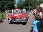 Oisterwijk, 15 Juli 2006
Eerste dag Classic Car Rally Amsterdam-Beijing
1e stop om afscheid te nemen van familie en vriendin bij Rosep
Arie Struijk met Pieter v d Gaag met hun Cadillac Conertible uit 1959