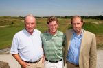 Zandvoort, 18 Juli 2006
KLM Dutch Open 2006 Persconferentie op de Kennemer Golfclub
Maarten Lafeber met toernooidirecteur Daan Slooter en Robbie v Erven Dorens