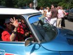 Oisterwijk, 15 Juli 2006
Eerste dag Classic Car Rally Amsterdam-Beijing
1e stop om afscheid te nemen van familie en vriendin bij Rosep
Dono Hardjowisastro met zijn man Henk Eijsbouts