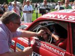 Oisterwijk, 15 Juli 2006
Eerste dag Classic Car Rally Amsterdam-Beijing
1e stop om afscheid te nemen van familie en vriendin bij Rosep
Esther Visser en sponsor Kees Kokke