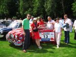 Oisterwijk, 15 Juli 2006
Eerste dag Classic Car Rally Amsterdam-Beijing
1e stop om afscheid te nemen van familie en vriendin bij Rosep
Esther Visser en Caroline de Greeff met Saab 96 uit 1960