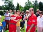 Oisterwijk, 15 Juli 2006
Eerste dag Classic Car Rally Amsterdam-Beijing
1e stop om afscheid te nemen van familie en vriendin bij Rosep
Henk eijsbouts met zijn man Dono Hardjowisastro en zijn dochter voor bij hun Citroen Ds 23 uit het jaar 1975