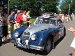 Oisterwijk, 15 Juli 2006
Eerste dag Classic Car Rally Amsterdam-Beijing
1e stop om afscheid te nemen van familie en vriendin bij Rosep
Jaap Peinemann en Carla Peinemann met hun Jaguar FHC XK 150 3.8 uit 1961