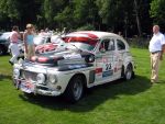 Oisterwijk, 15 Juli 2006
Eerste dag Classic Car Rally Amsterdam-Beijing
1e stop om afscheid te nemen van familie en vriendin bij Rosep
Projectontwikkelaar Leon v d Kerkhoff en partner Dirk Rietberg hun Volvo P544 uit 1964