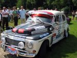 Oisterwijk, 15 Juli 2006
Eerste dag Classic Car Rally Amsterdam-Beijing
1e stop om afscheid te nemen van familie en vriendin bij Rosep
Projectontwikkelaar Leon v d Kerkhoff en partner Dirk Rietberg hun Volvo P544 uit 1964