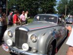 Oisterwijk, 15 Juli 2006
Eerste dag Classic Car Rally Amsterdam-Beijing
1e stop om afscheid te nemen van familie en vriendin bij Rosep
Otto v Blaricum en Paul giesen met hun Bentley SI uit 1956