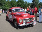 Oisterwijk, 15 Juli 2006
Eerste dag Classic Car Rally Amsterdam-Beijing
1e stop om afscheid te nemen van familie en vriendin bij Rosep
Renze Petstra en Ben Bos met hun Volvo P 544 uit 1965