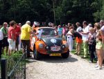 Oisterwijk, 15 Juli 2006
Eerste dag Classic Car Rally Amsterdam-Beijing
1e stop om afscheid te nemen van familie en vriendin bij Rosep
Rob Stolzenbach en Joop Renes met hun VW Volkswagen 1302 LS Kever uit 1971