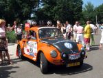 Oisterwijk, 15 Juli 2006
Eerste dag Classic Car Rally Amsterdam-Beijing
1e stop om afscheid te nemen van familie en vriendin bij Rosep
Rob Stolzenbach en Joop Renes met hun VW Volkswagen 1302 LS Kever uit 1971