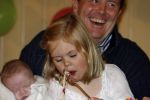 Den Haag 26 juni 2007
Fotomoment met Prins Willem Alexander Maxima Prinses Amalia Alexia en Ariane bij de koninklijke stallen. Prinses Alexia viert haar 2e verjaardag.